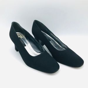 Stuart Weitzman Women's 8.5M Black Fabric Pumps
